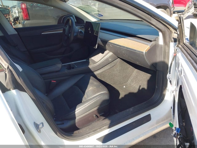 2022 TESLA MODEL 3 5YJ3E1EB0NF270918 Photo 4