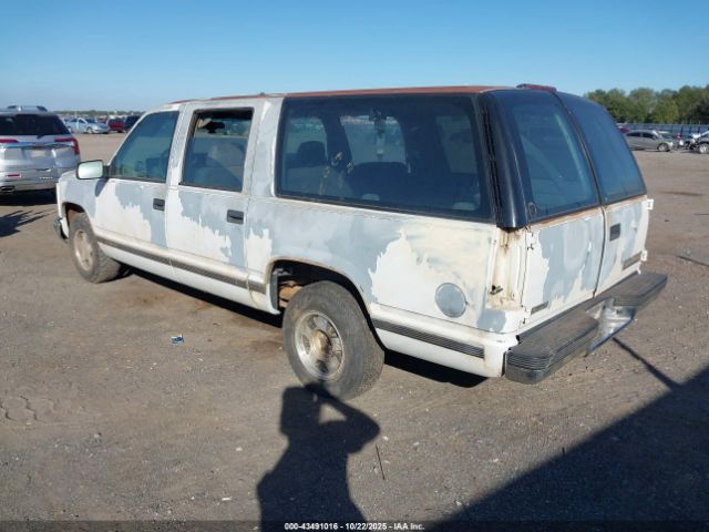 1995 CHEVROLET SUBURBAN 1GNEC16K2SJ334532 Photo 2