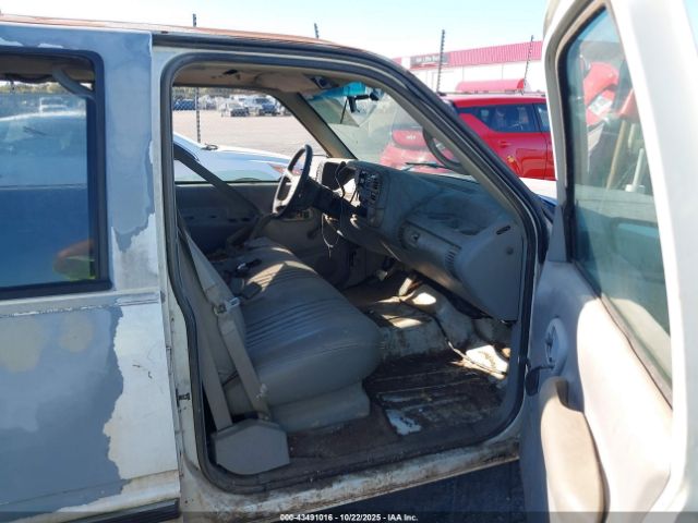 1995 CHEVROLET SUBURBAN 1GNEC16K2SJ334532 Photo 4