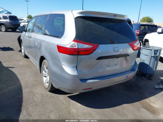 2017 TOYOTA SIENNA 5TDZZ3DC6HS841980 Photo 2