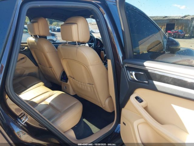 2017 PORSCHE MACAN WP1AB2A50HLB12763 Photo 7