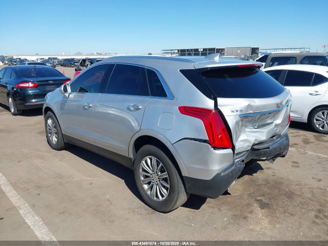 2018 CADILLAC XT5 1GYKNCRS5JZ243004 Photo 2