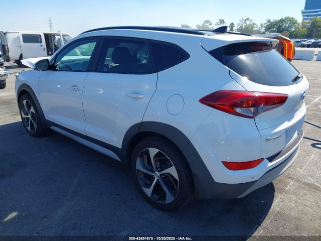 2018 HYUNDAI TUCSON KM8J3CA28JU755304 Photo 2
