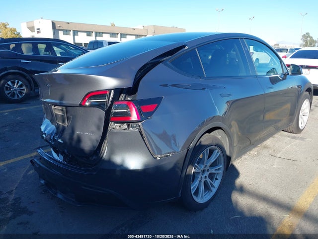 2023 TESLA MODEL Y 7SAYGDEE4PF894867 Photo 3