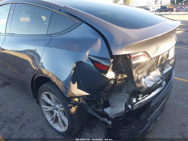 2023 TESLA MODEL Y 7SAYGDEE4PF894867 Photo 5