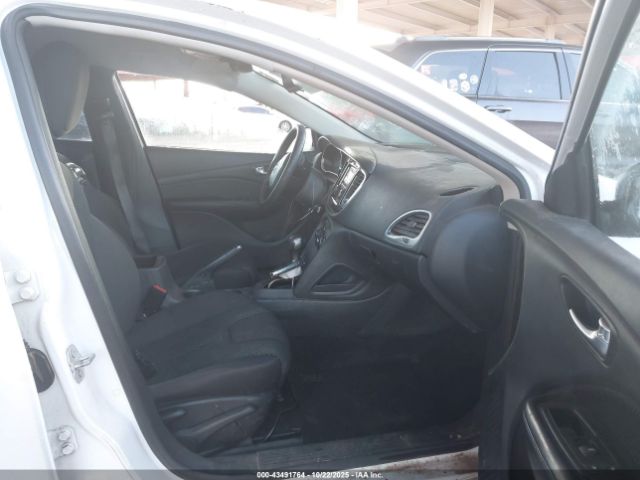 2016 DODGE DART 1C3CDFFA4GD820996 Photo 4