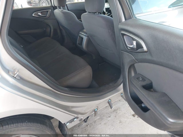 1C3CCCAB1FN633029 Chrysler 200