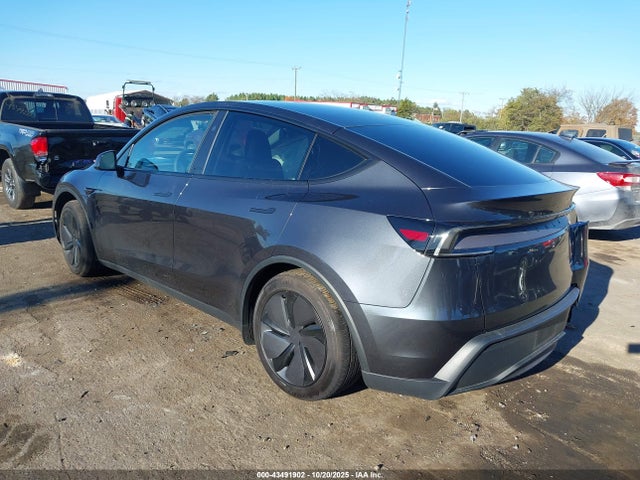 2026 TESLA MODEL Y 7SAYGDEE2TF364441 Photo 2