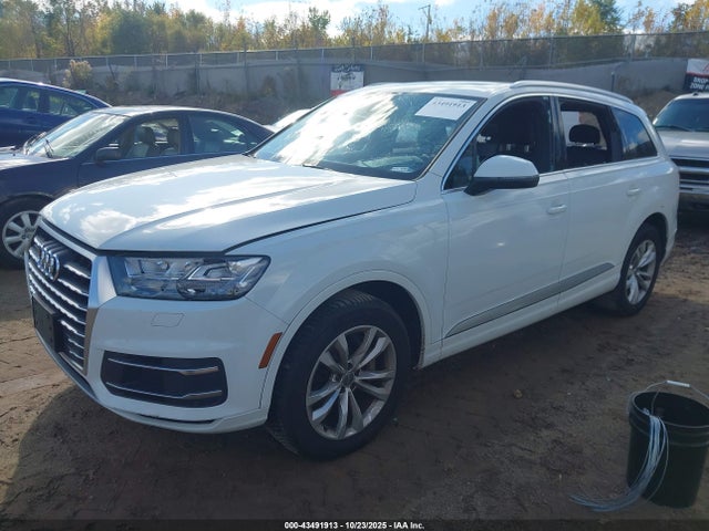 2019 AUDI Q7 WA1LHAF7XKD018026 Photo 1