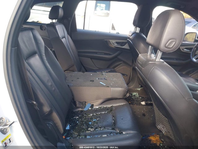 2019 AUDI Q7 WA1LHAF7XKD018026 Photo 7