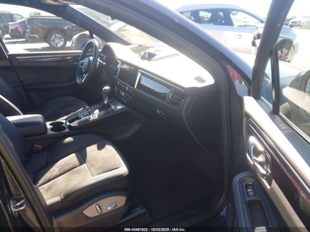 2019 PORSCHE MACAN WP1AA2A54KLB00934 Photo 4