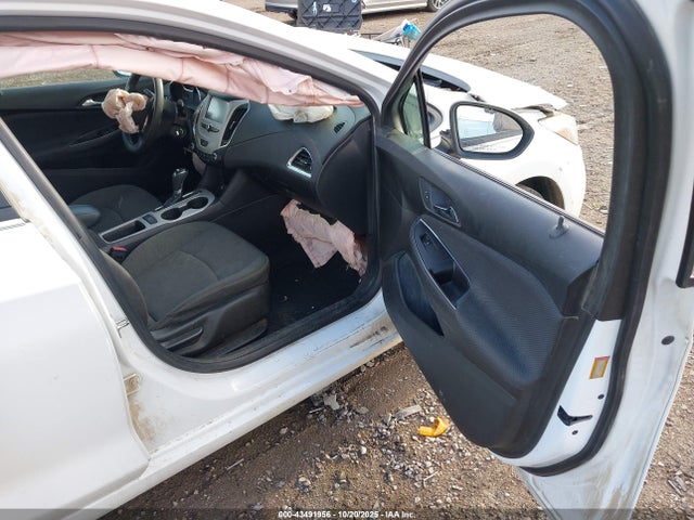 1G1BC5SM1J7110974 Chevrolet Cruze Ls Auto