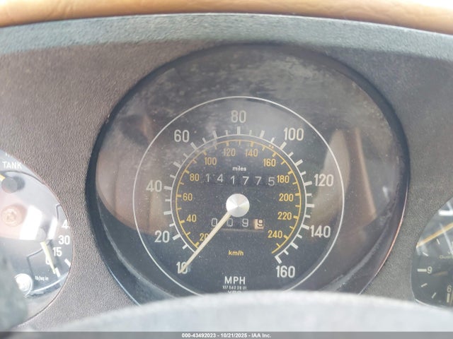 1977 Mercedes C250 მანქანა იყიდება აუქციონზე, vin: 10704412039474, აუქციონის ნომერი: 43492023