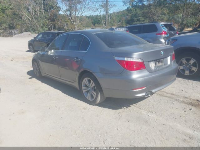 2010 BMW 528I WBANU5C54AC365387 Photo 2
