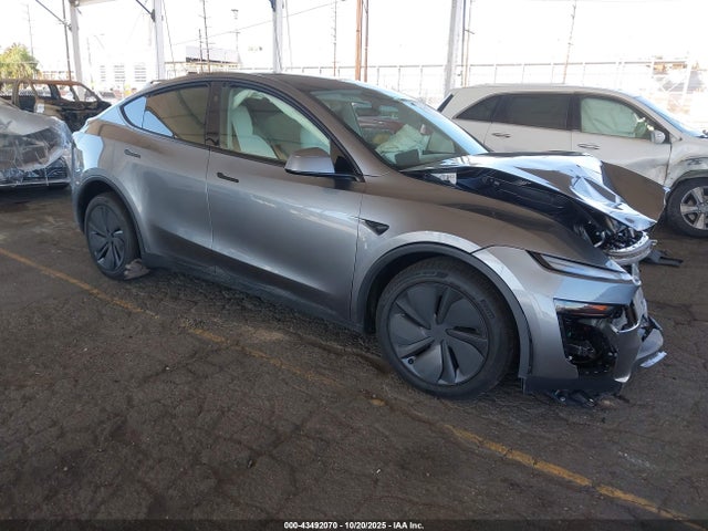 2026 TESLA MODEL Y 7SAYGDED0TA476949 Photo 0
