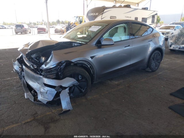 2026 TESLA MODEL Y 7SAYGDED0TA476949 Photo 1