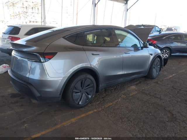 2026 TESLA MODEL Y 7SAYGDED0TA476949 Photo 3
