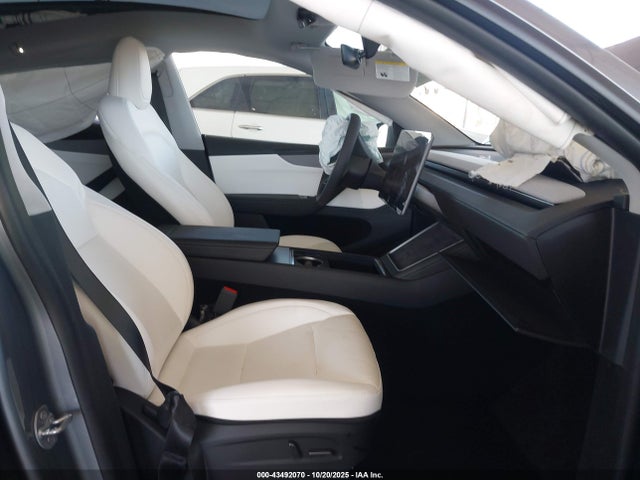 2026 TESLA MODEL Y 7SAYGDED0TA476949 Photo 4