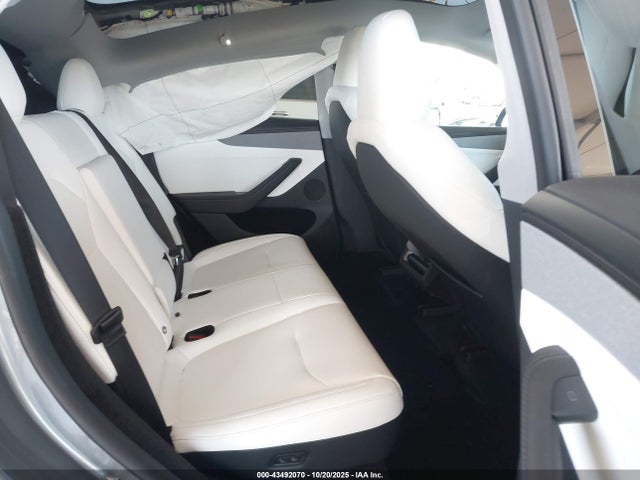 2026 TESLA MODEL Y 7SAYGDED0TA476949 Photo 7
