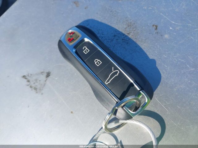 2025 PORSCHE PANAMERA WP0AA2YA4SL000126 Photo 10