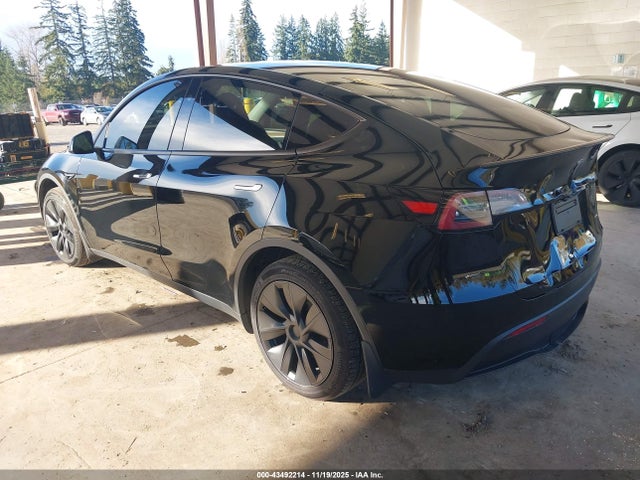 2024 TESLA MODEL Y 7SAYGAEE7RF185481 Photo 2