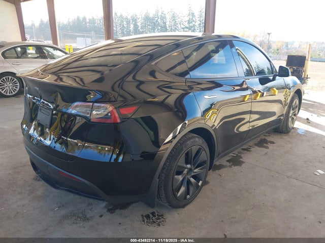 2024 TESLA MODEL Y 7SAYGAEE7RF185481 Photo 3