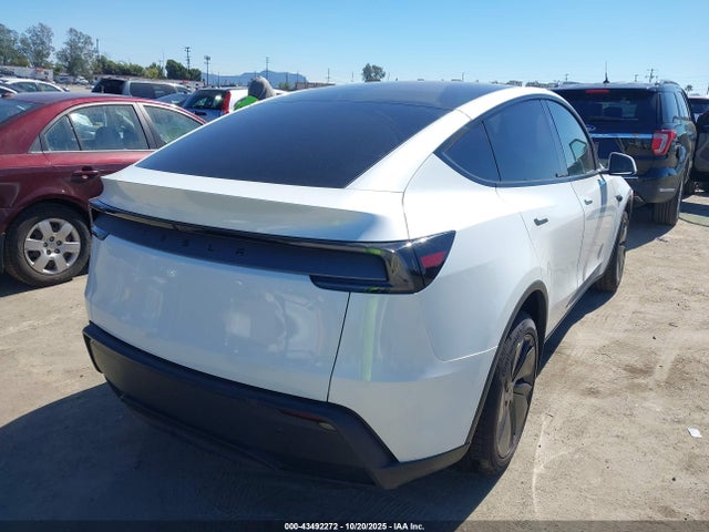 Tesla Model Y 2026 7SAYGDED2TF389511 Image 4