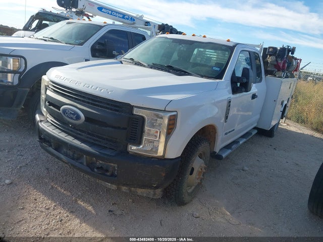 1FD8X3GT3KEC15244 Ford F-350