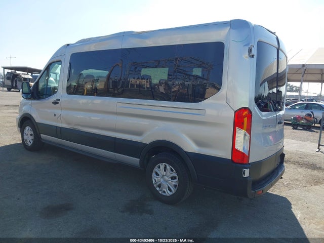 1FBAX2C89NKA19708 Ford Transit-350 Passenger Van Xlt