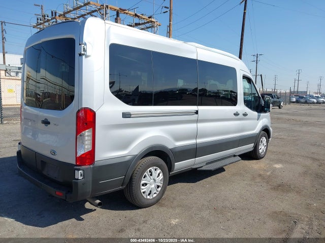 1FBAX2C89NKA19708 Ford Transit-350 Passenger Van Xlt