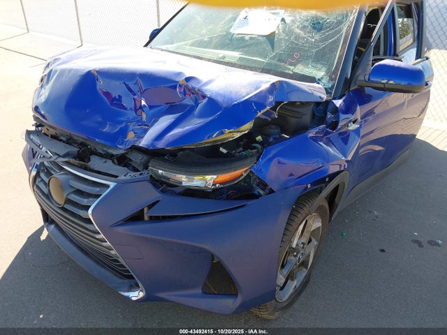 2021 HYUNDAI VENUE KMHRC8A38MU103120 Photo 5