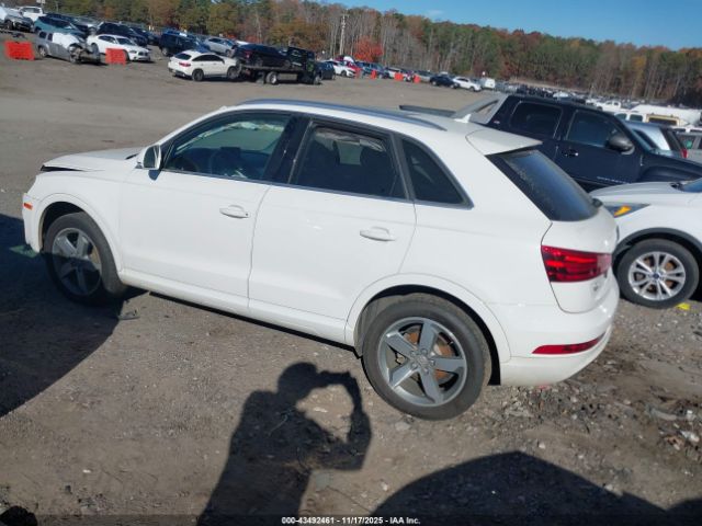 2015 AUDI Q3 WA1BFCFS1FR011170 Photo 2