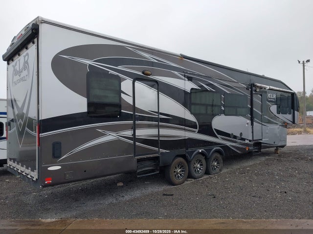 Продаж на аукціоні авто 2012 Forest River Slr Thunderbolt 40x12 5th Whl Toy Hauler Travel Trailer, vin: 4X4FXLS35C5155448, номер лоту: 43492489