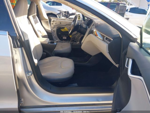 2014 TESLA MODEL S 5YJSA1H17EFP41117 Photo 4