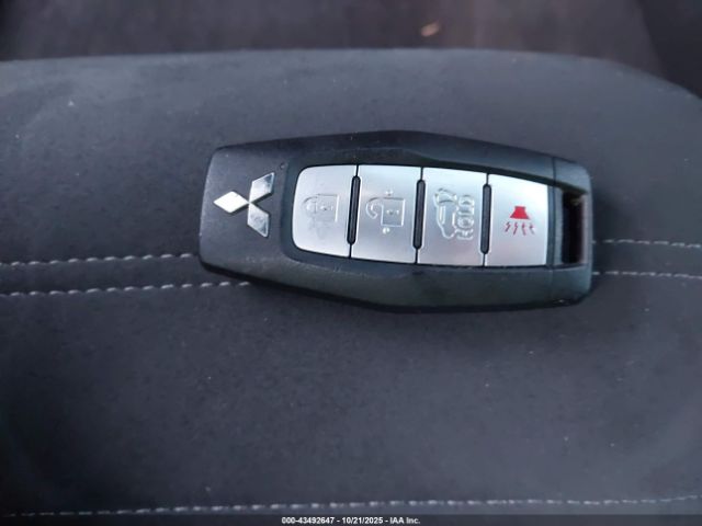 2022 MITSUBISHI OUTLANDER JA4J3UA89NZ048052 Photo 10