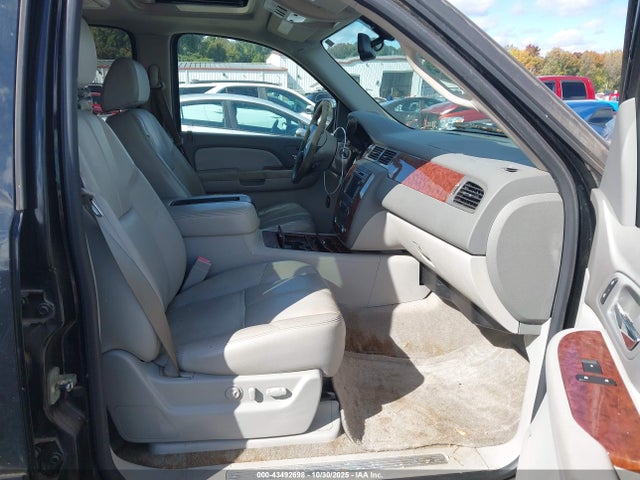 Продаж на аукціоні авто 2008 Chevrolet Tahoe Ltz, vin: 1GNFK13088J151767, номер лоту: 43492698