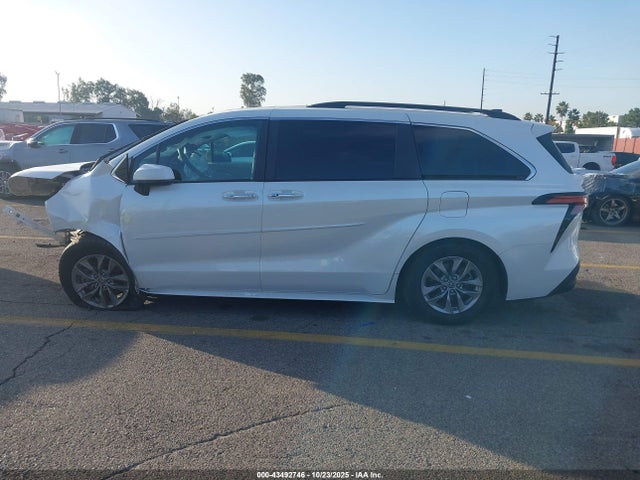 43492746 :رقم المزاد ، 5TDJRKEC7NS135845 vin ، 2022 Toyota Sienna Xle مزاد بيع