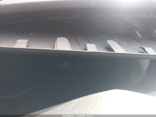 43492746 :رقم المزاد ، 5TDJRKEC7NS135845 vin ، 2022 Toyota Sienna Xle مزاد بيع