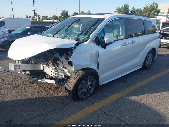 43492746 :رقم المزاد ، 5TDJRKEC7NS135845 vin ، 2022 Toyota Sienna Xle مزاد بيع