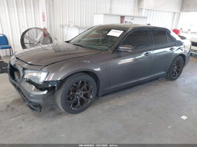 2019 CHRYSLER 300 2C3CCABG1KH583069 Photo 1