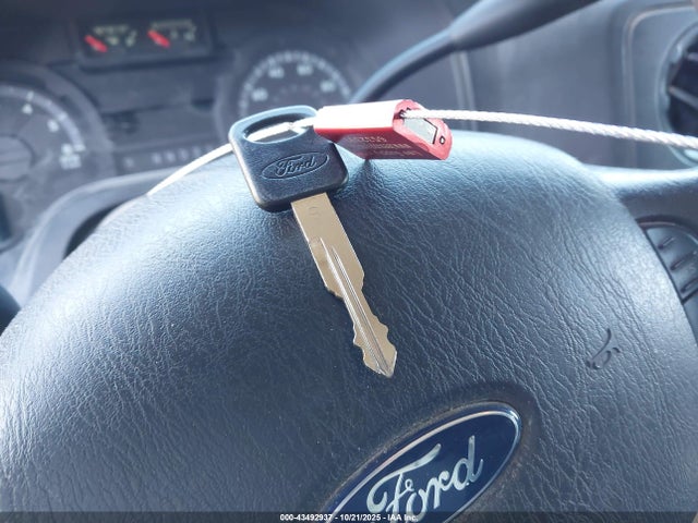 Ford E-250 Commercial 2014 1FTNS2EL8EDA92506 Image 11