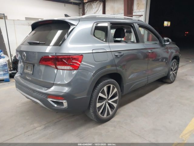 2022 VOLKSWAGEN TAOS 3VVRX7B27NM060700 Photo 3