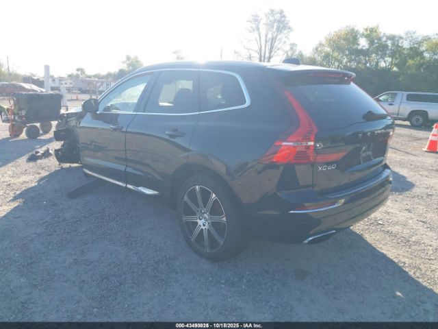 2018 VOLVO XC60 YV4A22RL1J1076889 Photo 2
