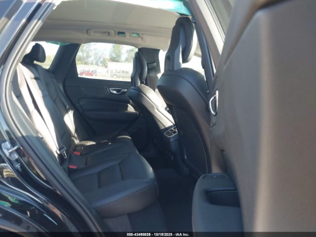 2018 VOLVO XC60 YV4A22RL1J1076889 Photo 7