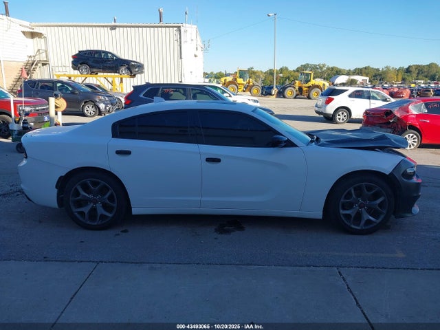 43493065 :رقم المزاد ، 2C3CDXHG6FH852311 vin ، 2015 Dodge Charger Sxt مزاد بيع