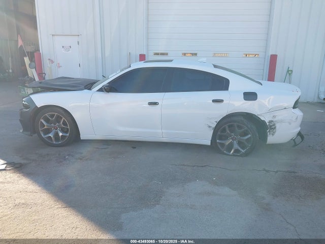 43493065 :رقم المزاد ، 2C3CDXHG6FH852311 vin ، 2015 Dodge Charger Sxt مزاد بيع