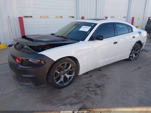 43493065 :رقم المزاد ، 2C3CDXHG6FH852311 vin ، 2015 Dodge Charger Sxt مزاد بيع