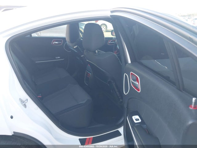 43493065 :رقم المزاد ، 2C3CDXHG6FH852311 vin ، 2015 Dodge Charger Sxt مزاد بيع