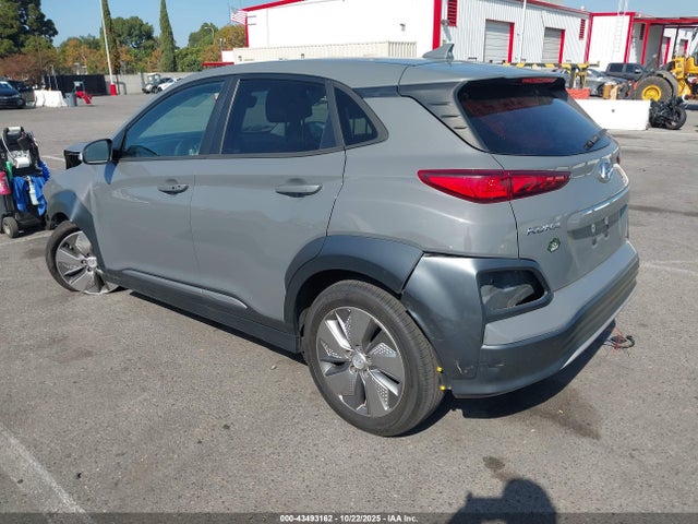 2021 HYUNDAI KONA ELECTRIC KM8K33AG1MU130604 Photo 2