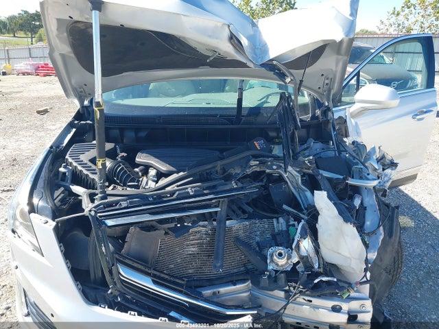 2017 CADILLAC XT5 1GYKNDRS0HZ146261 Photo 9